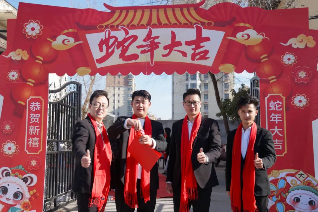吳越學(xué)校2025年新年聯(lián)歡會圓滿結(jié)束